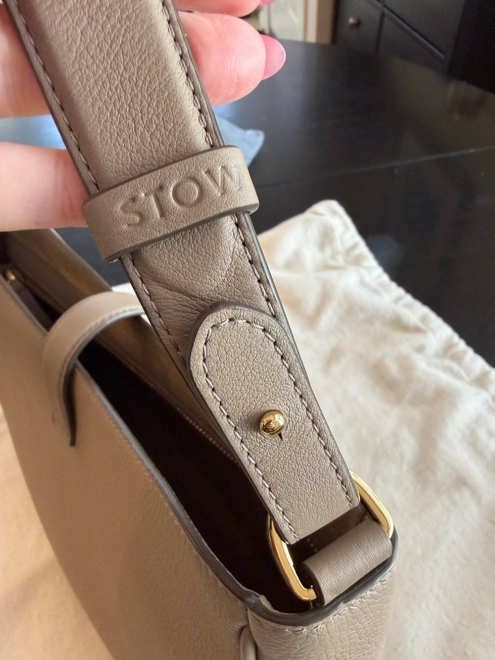 STOW London Beth Shoulder Bag WITH Crossbody Strap Warm Taupe - Picture 5 of 16